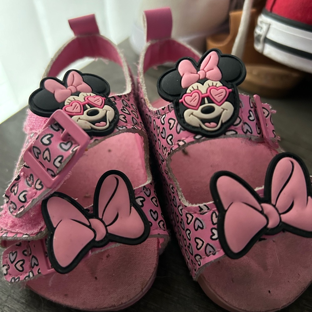 Minnie Mouse shoes, 6/9 months, pink